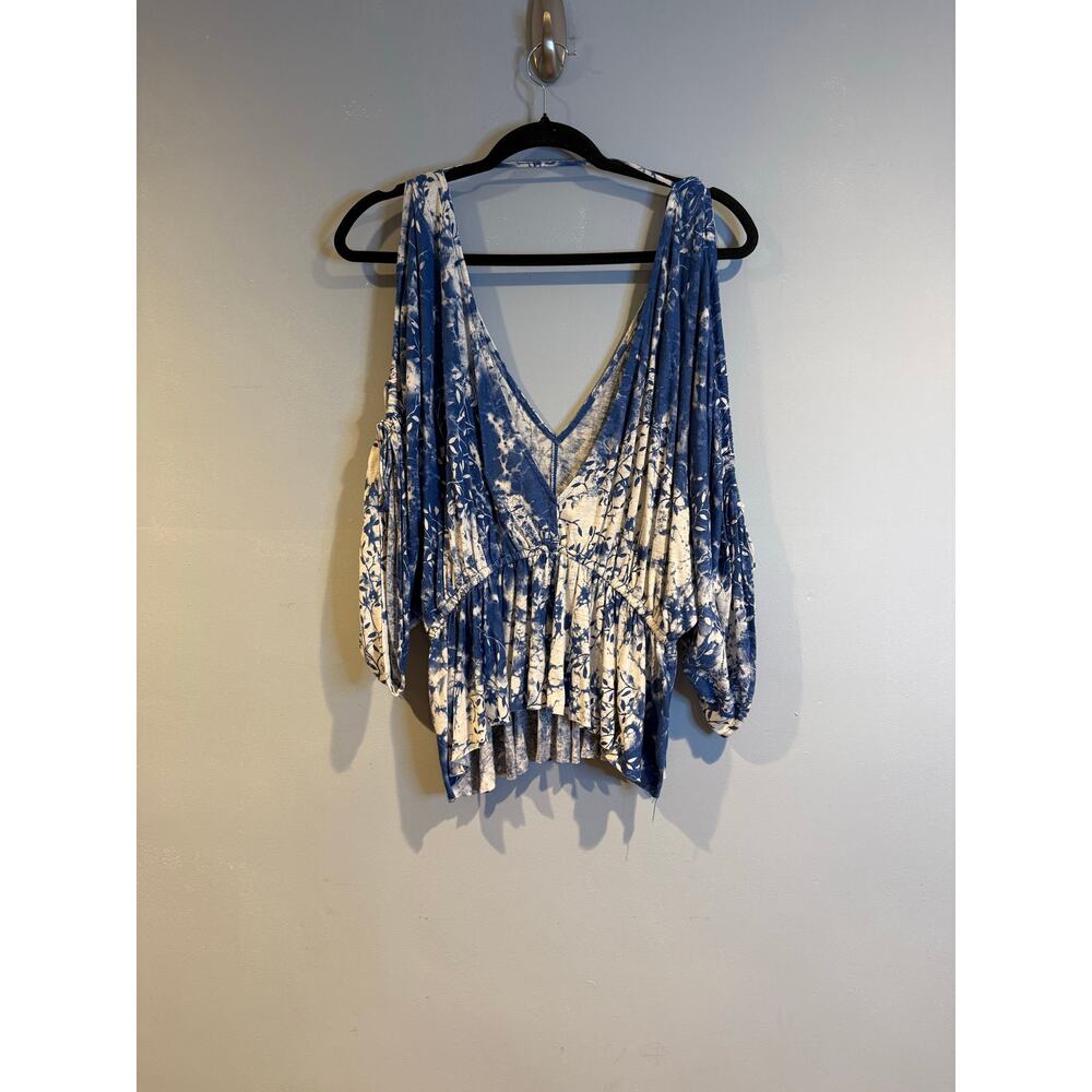 Free People Blue & Ivory Floral V-Neck